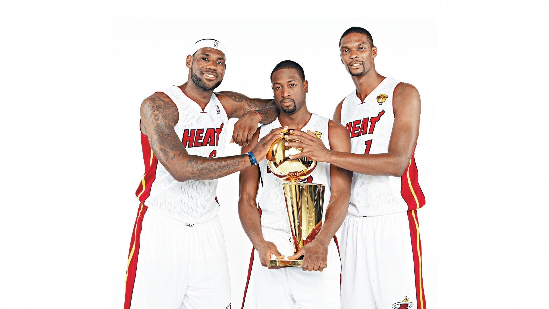 “2025世界运动会东安湖赛场：飞跃障碍，跑酷运动员勇攀高峰”